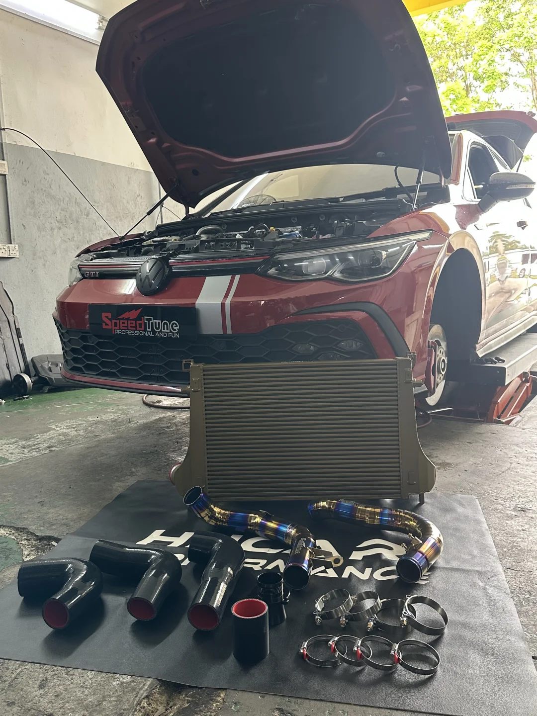 Full throttle to 6,500 rpm, intake air at 32°C