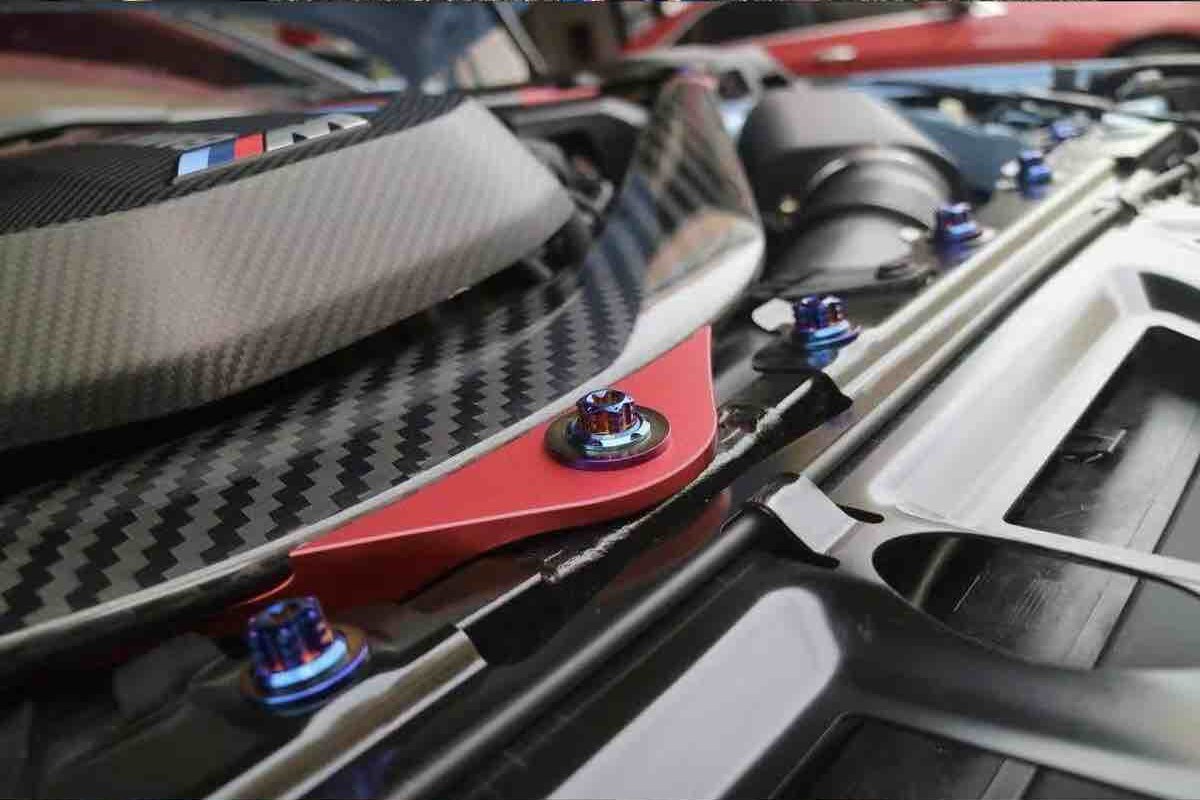 G8x Burnt-Blue Titanium Engine-Bay Screw Set — photo 2